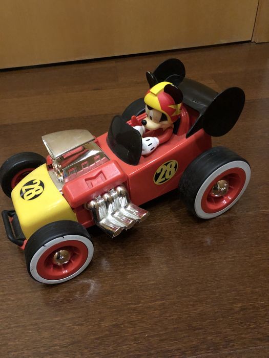 Carro telecomandado Mickey