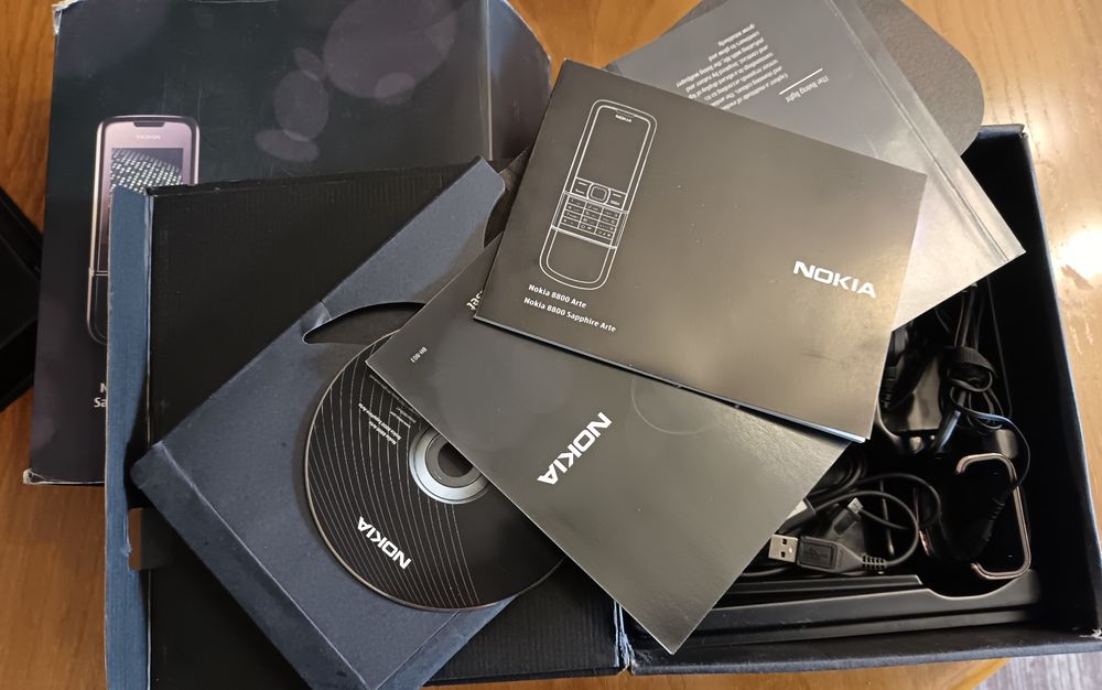 Nokia 8800 Sapphire Arte