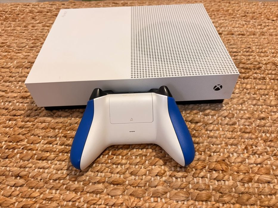 Xbox One S 1TB, Digital e 2 comandos