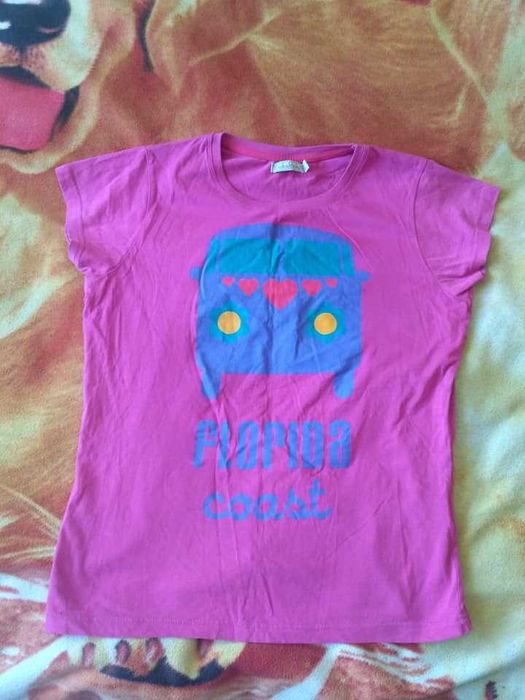 Sprzedam dwa damskie t-shirty rozmiar L