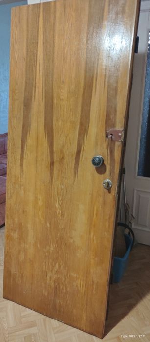 Двері дерев'яні вхідні