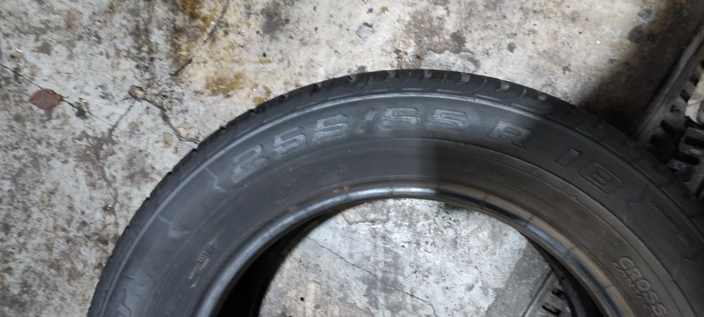Pneus 255 55 r18 semi novos