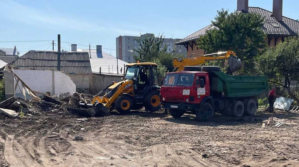 Послуги екскаватора-навантажувача JCB 3CX, КамАЗ, ЗІЛ !!!