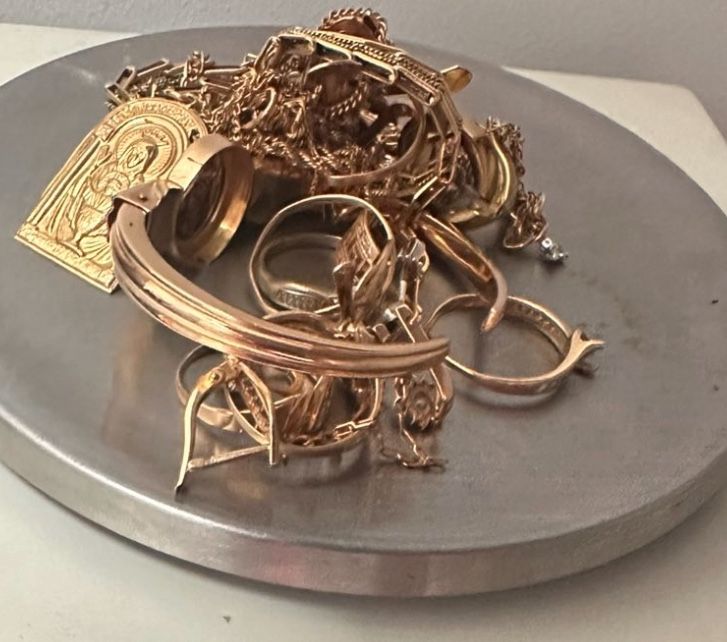 Золотий вироб 585 проби