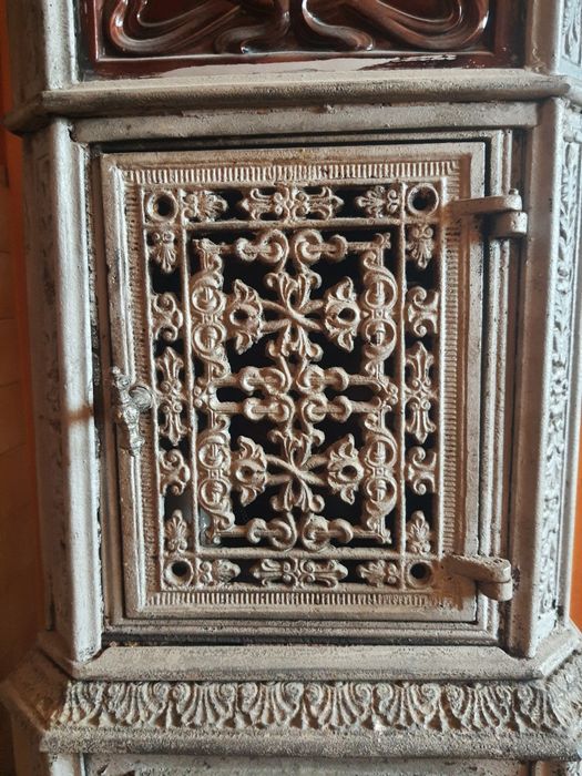 Piękny piec kaflowy