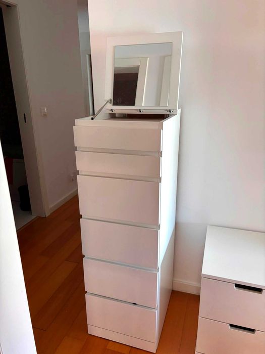 Cómoda com 6 gavetas e espelho MALM (IKEA)