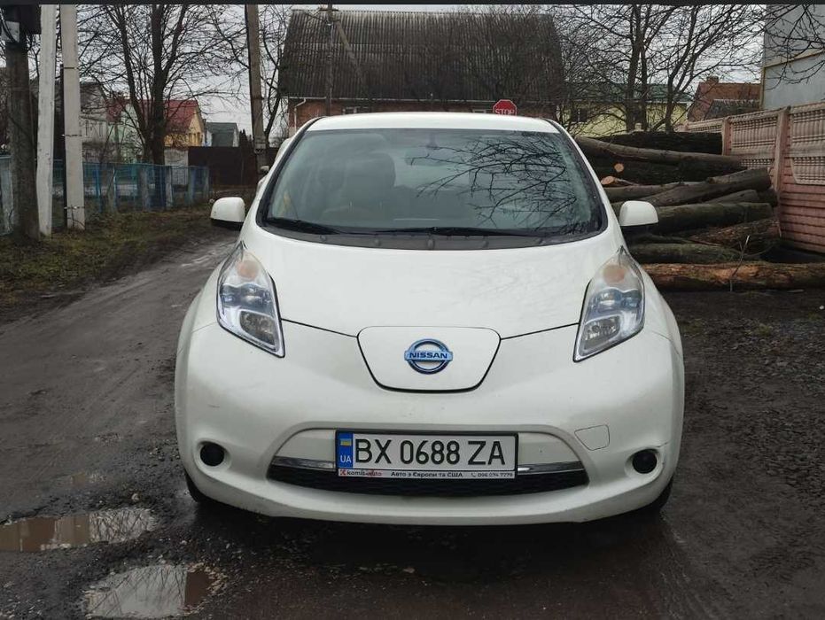 Оренда авто Нісан Ліф для роботи в таксі