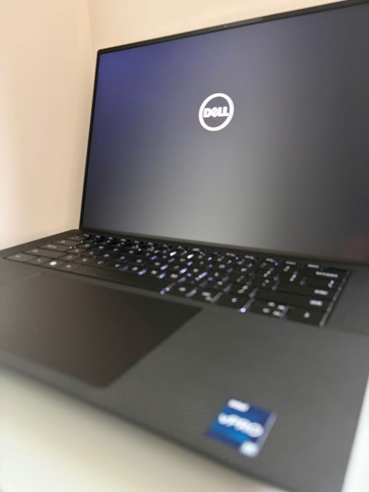 Laptop Dell Precision 5570• Intel i7-12800H•32GB RAM•NVIDIA RTX A1000