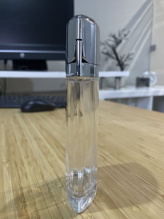 Frasco vazio do perfume XS