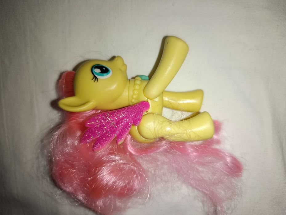 figurka Hasbro My Little Pony Fluttershy ruchome skrzydła