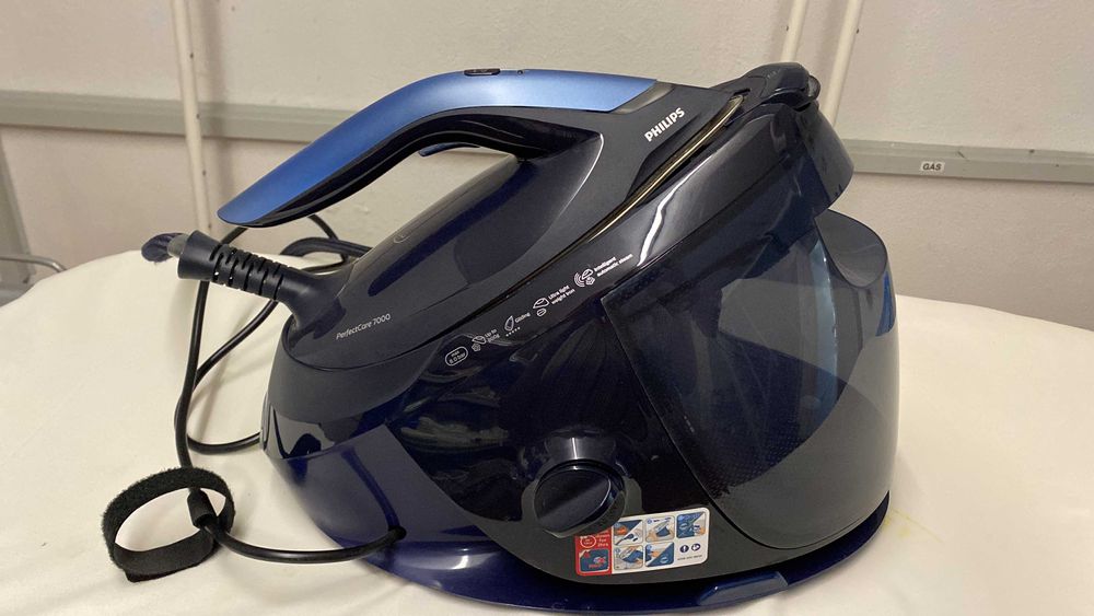 Ferro de Engomar Philips PerfectCare 7000 – Depósito 1,8L