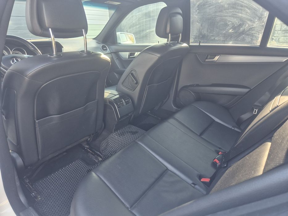 Mercedes-Benz C-Class 2014 VIN WDDGF4HB6EA959629 фото оголошення 7 з 8