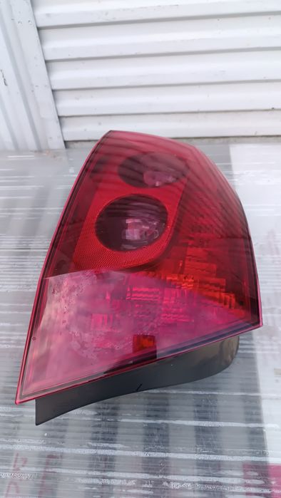 Vendo farolim direito de Peugeot 407