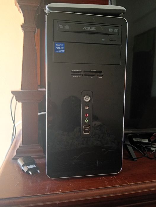 Computador e monitor