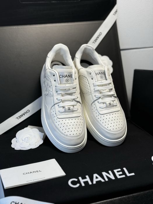 Sneakersy Chanel White Leather