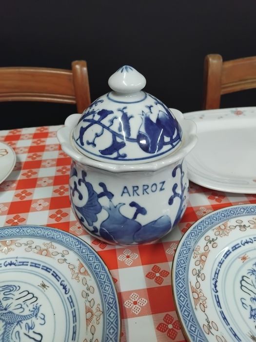 Ceramic tableware set433586314287534080
