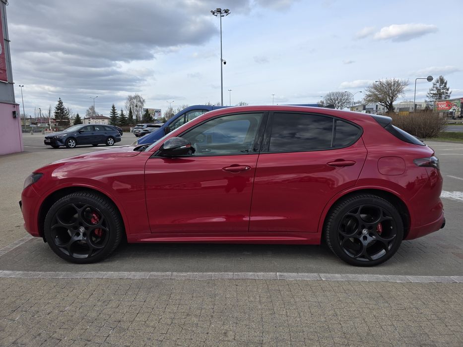 CESJA! Alfa Romeo Stelvio benz. 280km