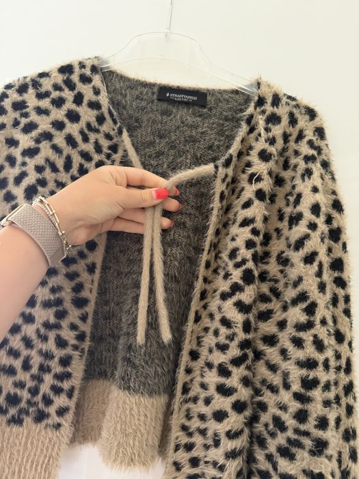 Sweterek narzutka kardigan leopard panterka zwierzecy wzor cieply zima jesien alpaka angora moher 36 S stradivarius