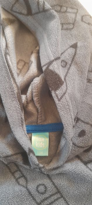 Bluzy z kapturem 134