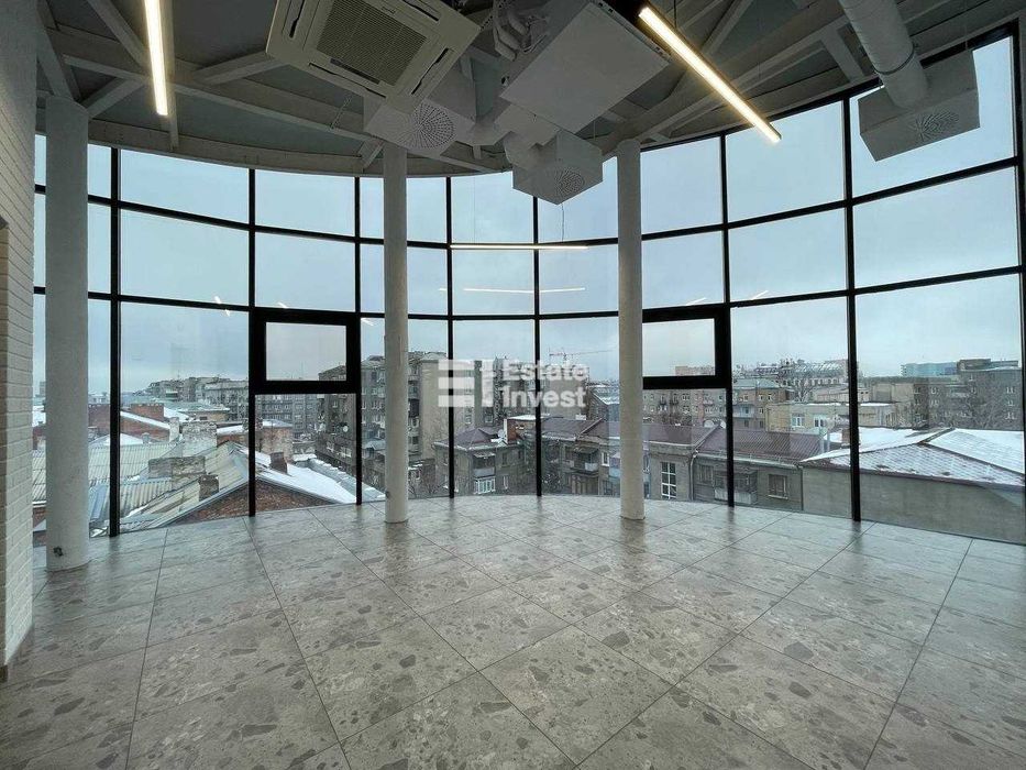 Здам офіс по вул. Манізера,  8, БЦ Rotunda Hall