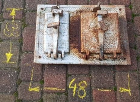 Piec kaflowy pokojowy - żeliwne drzwi do pieca z popielnikiem 48cm x33