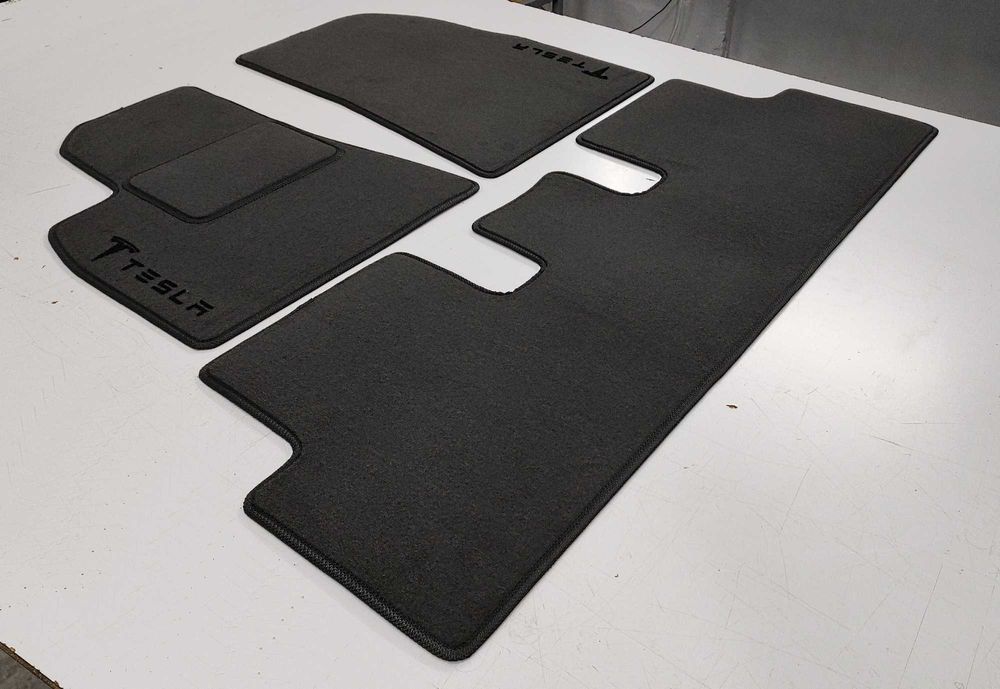 Автоковрики для Tesla Model 3. Коврики в салон для Тесла 3