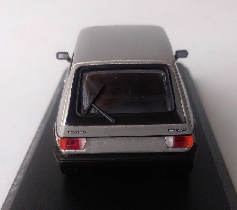 Volkswagen Golf I de 1974. Ver descrição