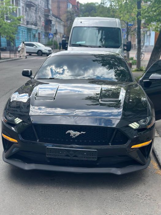 Ford Mustang 2018 року