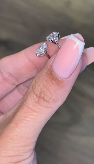 Серьги-гвоздики с бриллиантами 1.00ct IGI, золото 585.