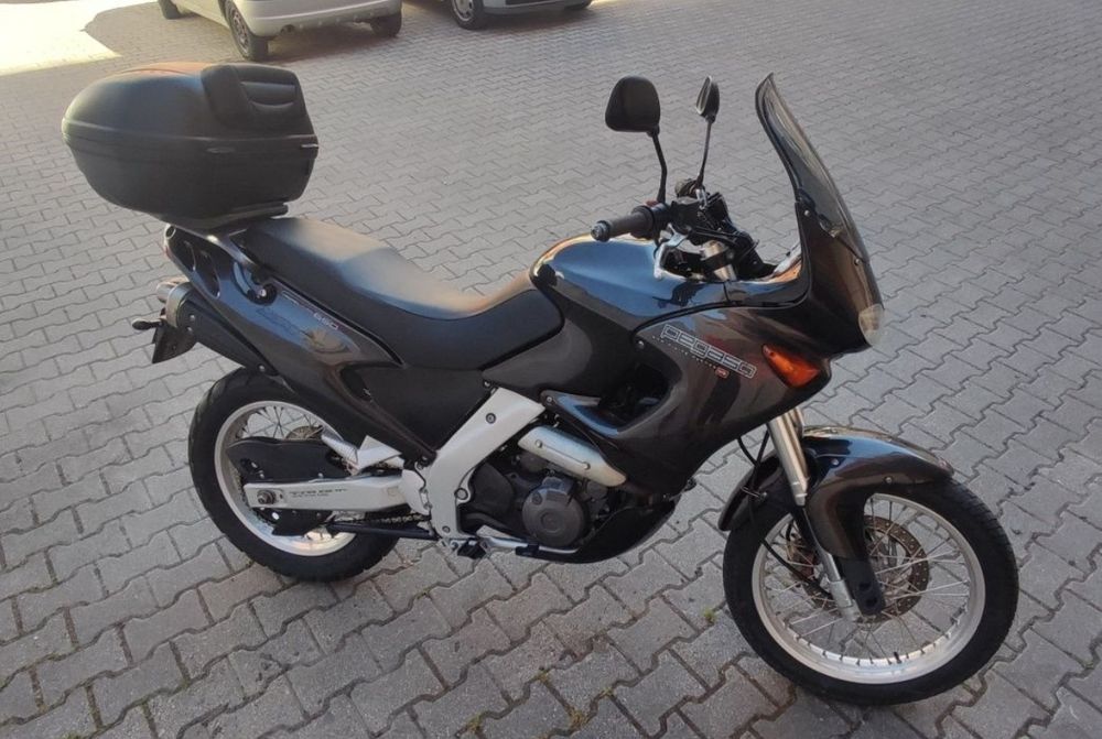 Aprilia pegaso  650cc.  Carta  A2