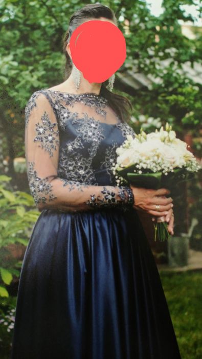 Dwuczęściowa Suknia Balowa, Wieczorowa z haftowaną koronką (sukienka)