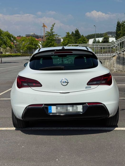 Opel Astra J GTC 1.7