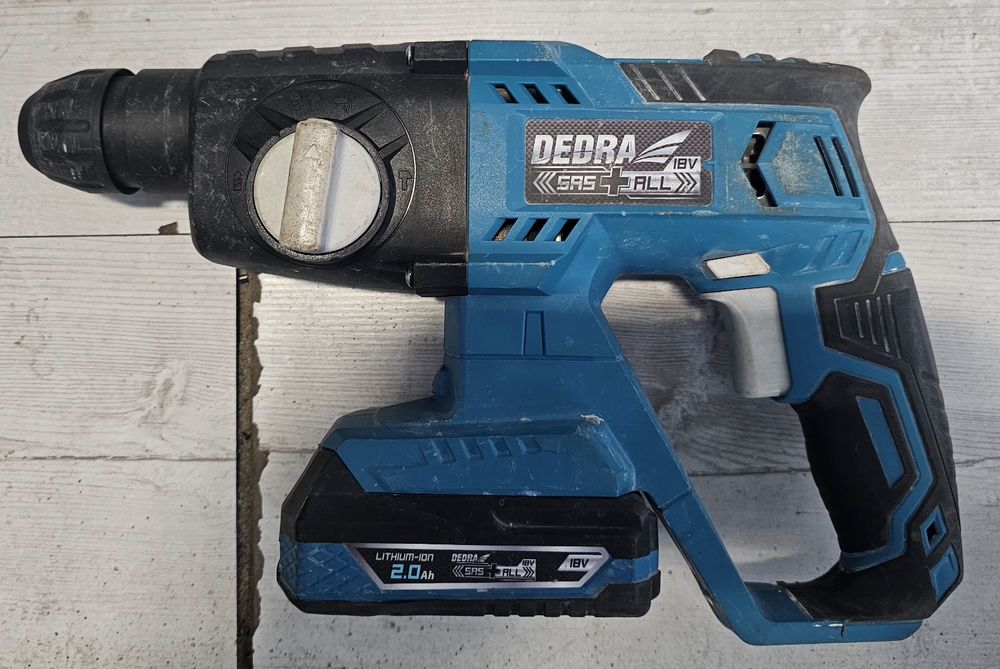 Młot udarowo-obrotowy akumulatorowy Dedra DED7048 +bateria