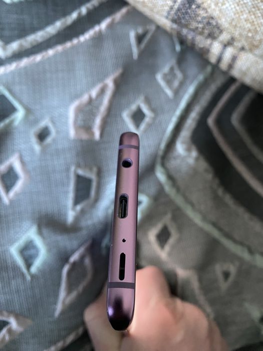 Смартфон на запчасти Samsung S9plus