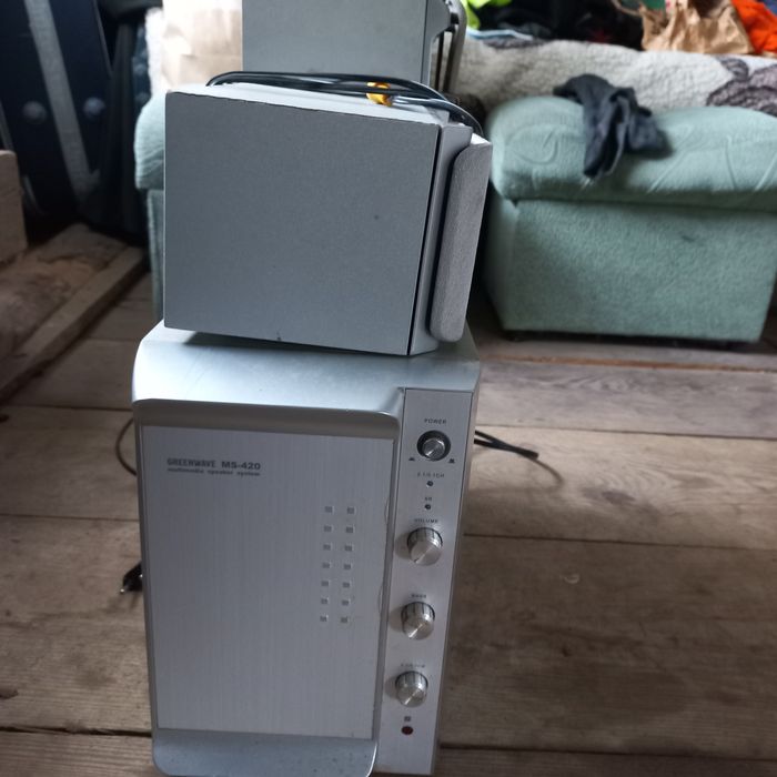 Сабвуфер з колонками  в ідеальному стані