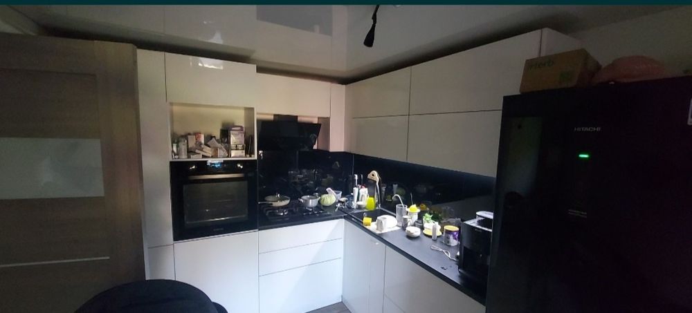 Терміново!!! по вул.  Паризька,  173 кв., юність. 8 сот. ділянка