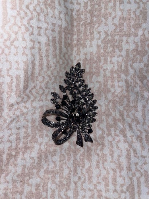 Брошка жіноча swarovski