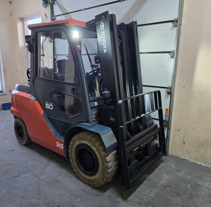 Навантажувач вилковий, газовий Toyota 5 тонн/ Погрузчик вилочный