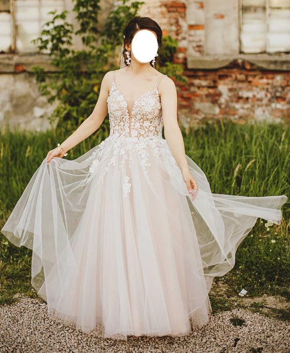 Piekna suknia ślubna