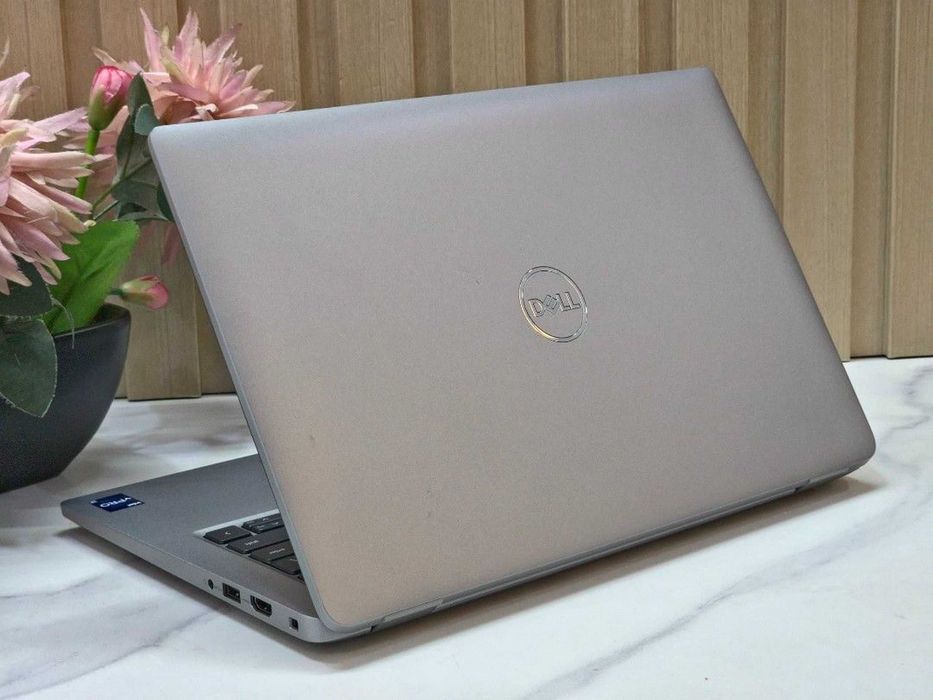 Dell Dodecacore 14" i7/16GB/500Nvme Professional Series64584846663810124