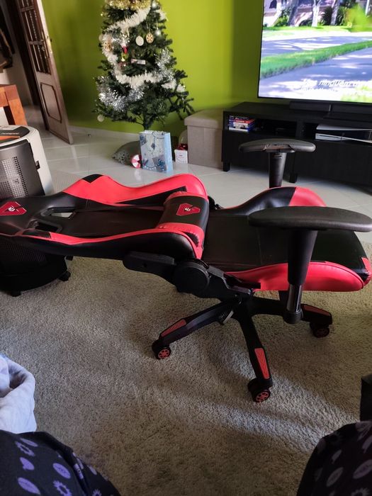 Cadeira Gaming em bom estado geral