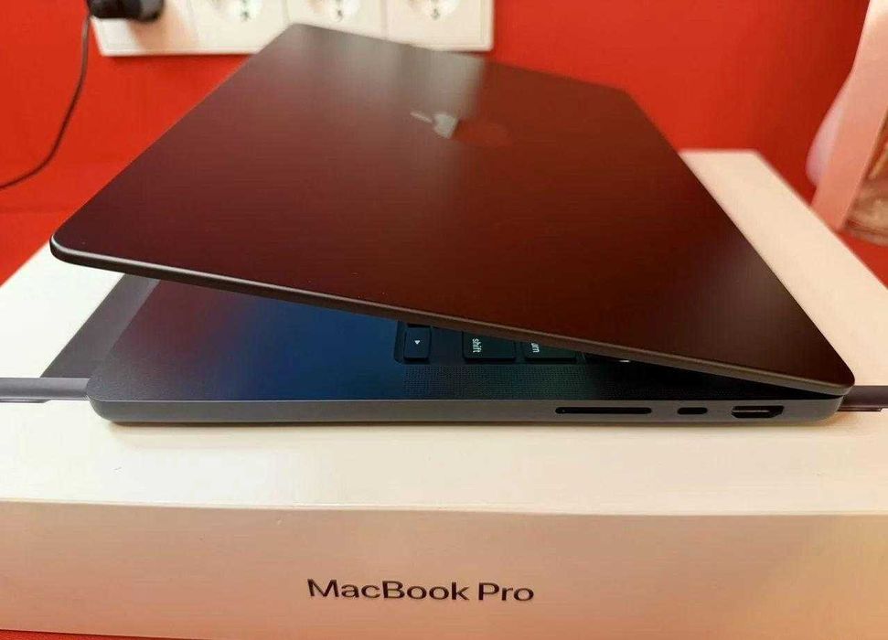 MacBook Pro 14 M5/16 GB/1 TB SSD