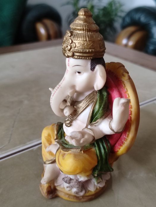 Figurka Ganesha hinduski bóg rzeźba