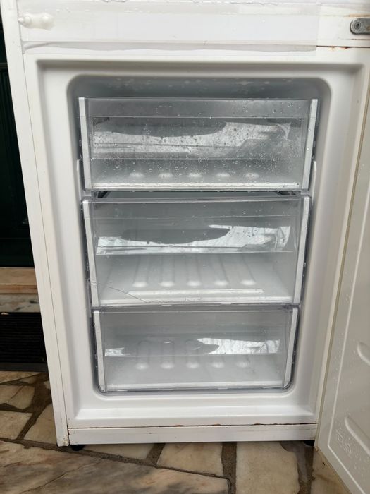 Frigorífico Combinado Indesit – Congelador Funciona | Frigorífico Não Arrefece