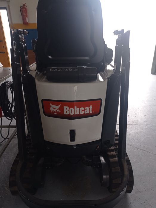 Bobecat e08 como nova