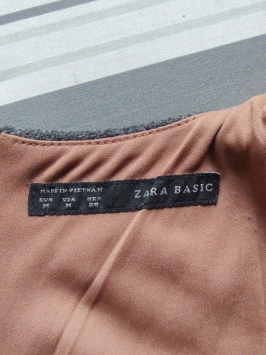 Jesienna sukienka biurowa Zara r.M ( 22% wełna)