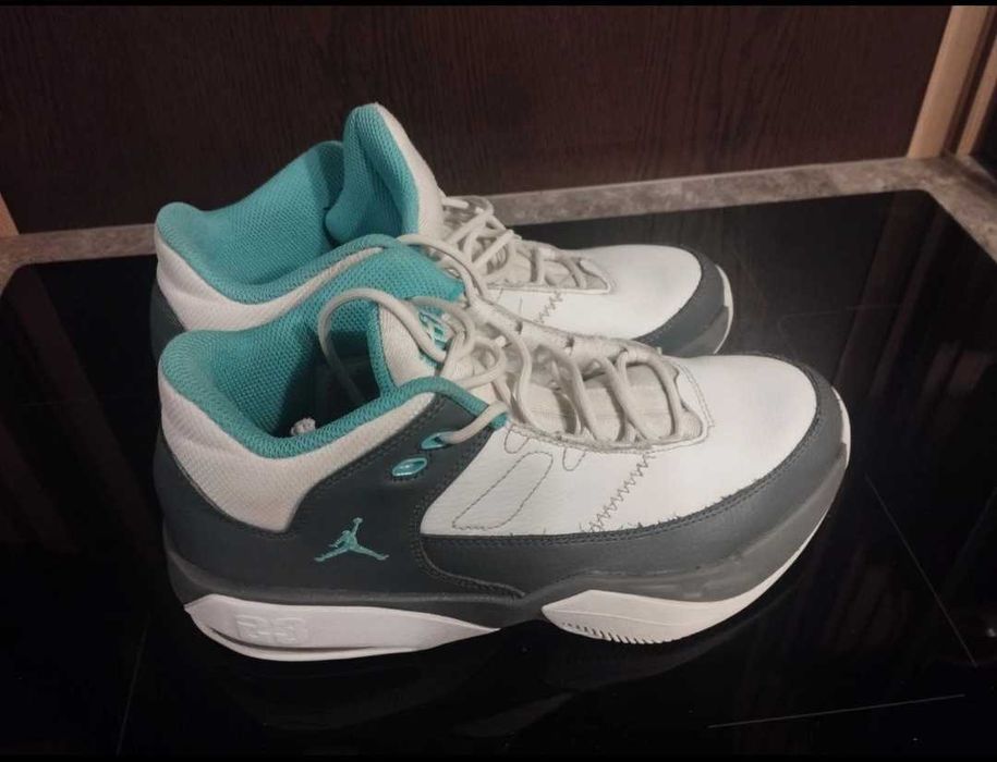 Buty sportowe Jordan długość wkładki 25.5 cm . Stan bardzo dobry