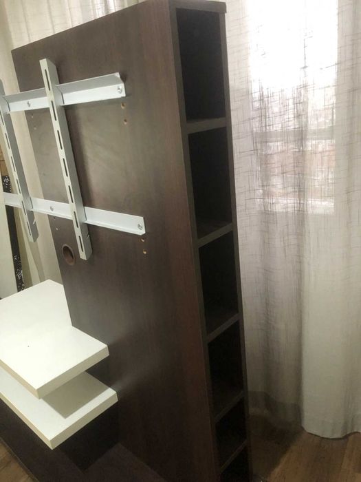 Movel de TV com suporte