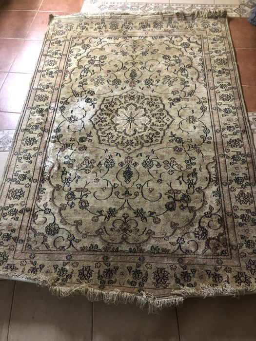 Ковер из шелка ручной работы