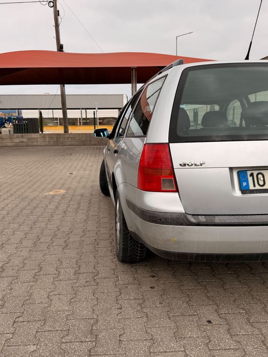Volkswagen Golf carrinha Gasolina 1.4 75cv